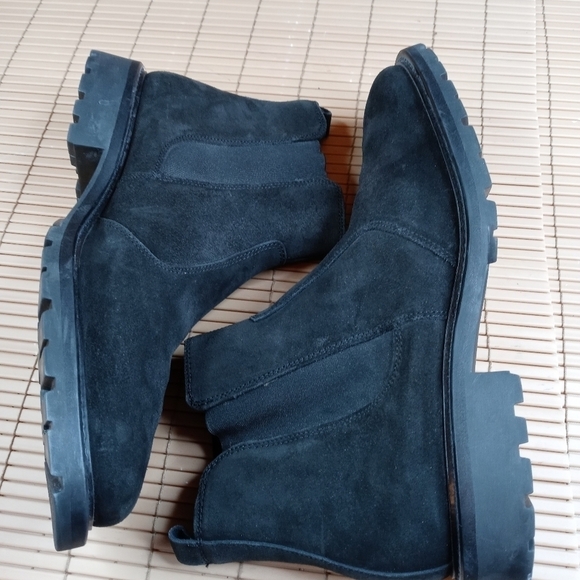 Kenneth Cole Reaction men's black suede pull on ch - Picture 8 of 9